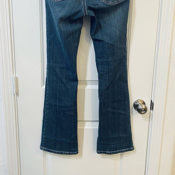 Boot-Cut Blue JEANS - Picture 4 of 8